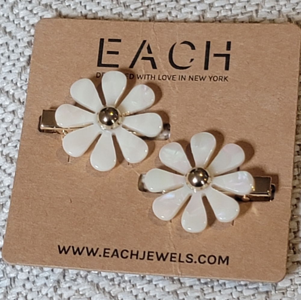 2 FLOWER BARRETTE CLIPS BY EACH, pearl pearly floral